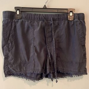 Bella Dahl Frayed Tencel Pull-On Pocket Shorts in Vintage Black Sz M
